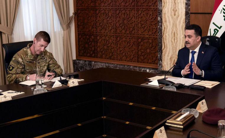 رئيس الوزراء العراقي محمد شياع السوداني في لقاء مع قادة عسكريين أميركيين