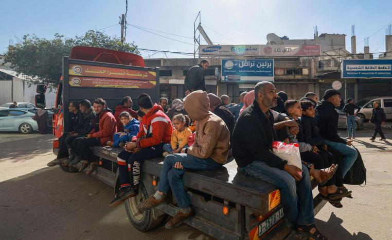 أكثر من نصف سكان القطاع المحاصر يحتشدون في رفح قرب الحدود