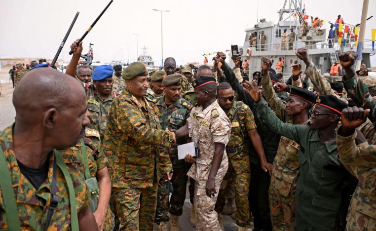 البرهان يتوجه إلى جنوده لرفع معنوياتهم 