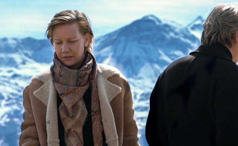 'تشريح سقطة'