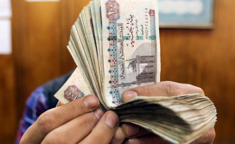 مصر تعاني من أزمة مالية عنوانها تدهور قيمة العملة