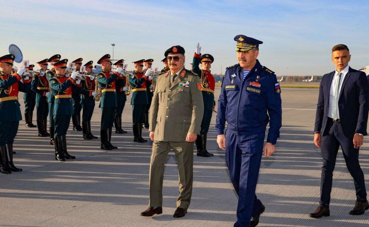قائد الجيش الليبي يسعى للحصول على أنظمة للدفاع الجوي وتدريب للطيارين 