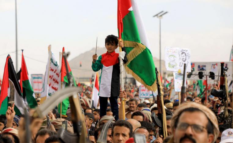 الحوثيون يحشدون المقاتلين باستغلال التعاطف الشعبي مع فلسطين 