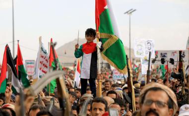 الحوثيون يحشدون المقاتلين باستغلال التعاطف الشعبي مع فلسطين 