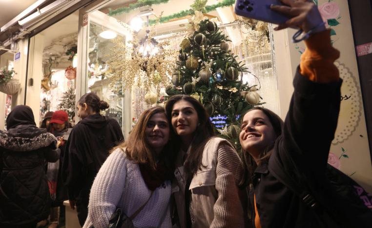 مشهد النساء دون حجاب في شوراع إيران بات مألوفا