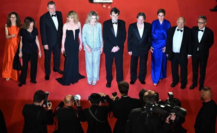 طاقم فيلم 'غدا أكثر إشراقا' 