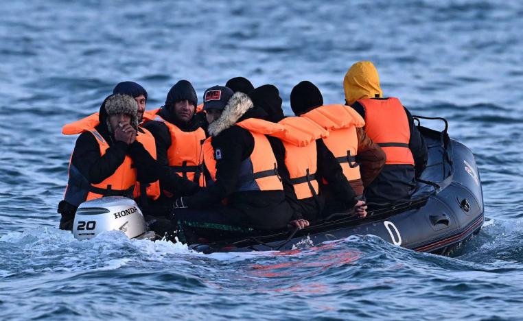 سوناك يتحدى الاعتراضات على خطة ترحيل المهاجرين إلى رواندا