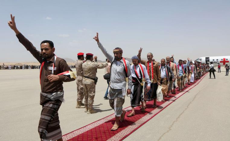 الطرفان نفذا عدة صفقات لتبادل الأسرى، بجهود محلية وأممية