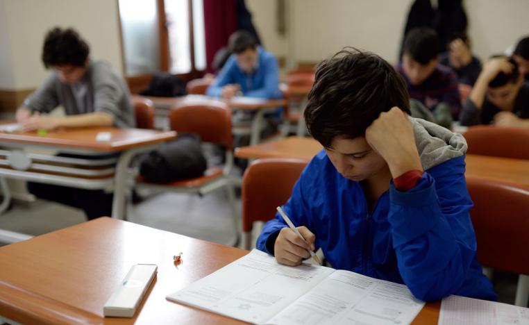 الحكومة التركية تتجه إلى فرض حظر على التسجيل في المدارس الفرنسية 