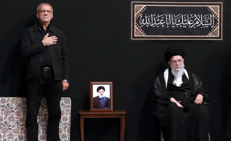 بزشيكان يتحصن بدعم خامنئي لحل المشكلات