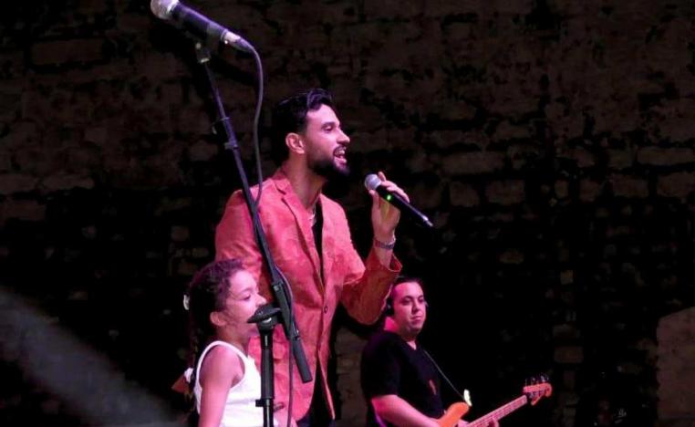 من عروض المهرجان