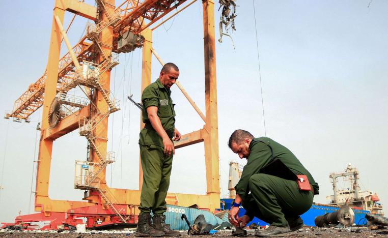 الغارات الإسرائيلية تلحق أضرارا فادحة بميناء الحديدة 