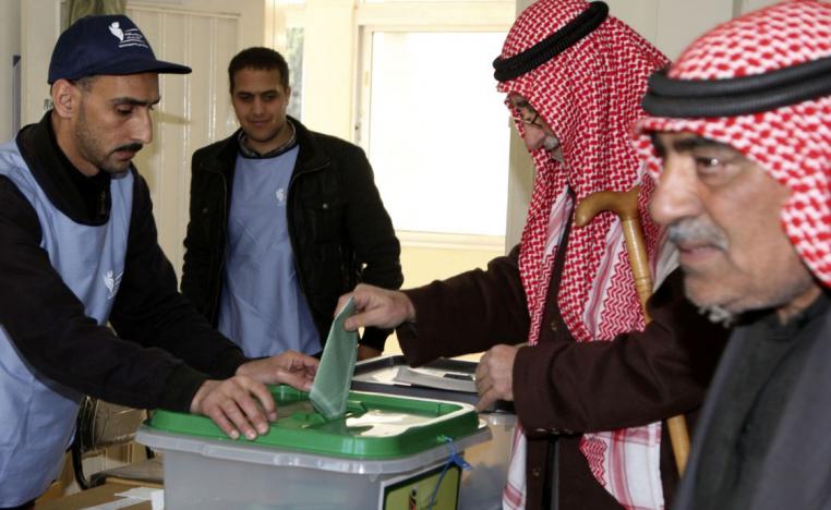 العشائر تتمتع بقوة اجتماعية مؤثرة سياسيا