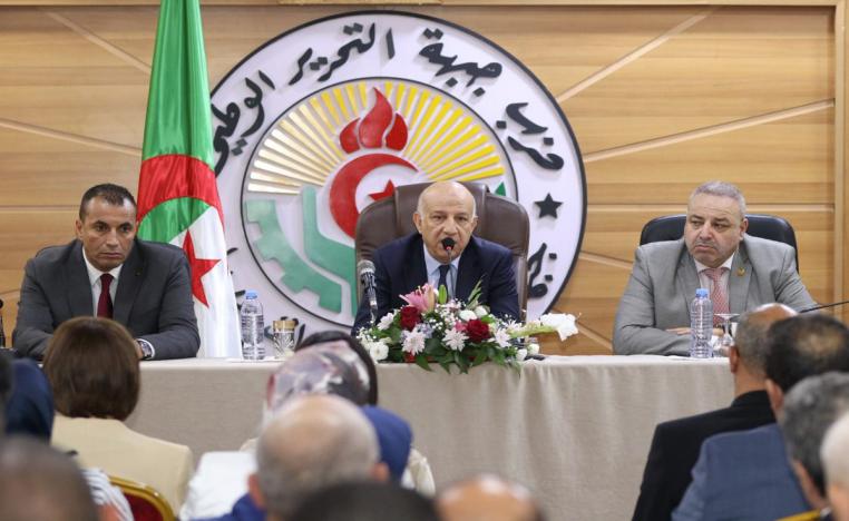 'الأفالان' يجري تغييرات شاملة 