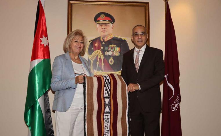 وزيرة الثقافة الأردنية مع محمد الجسار