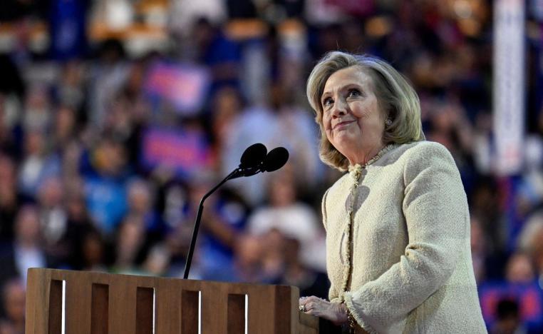 كلينتون تدفع للثأر من ترامب