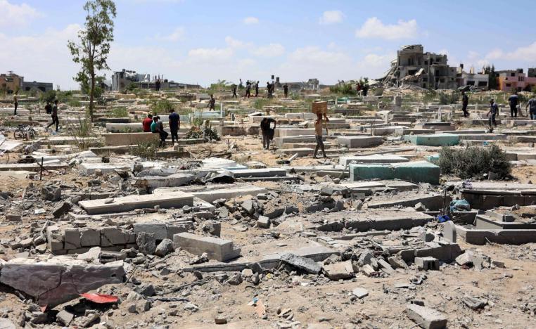 الوصول إلى المقابر الرئيسية في غزة أصبح أمرا خطيرا