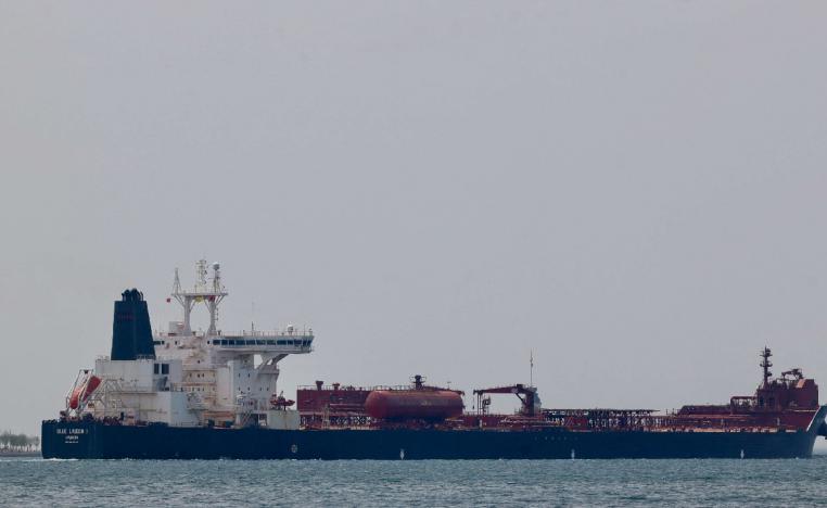 الحوثيون يواصلون تهديد حرية الملاحة البحرية 