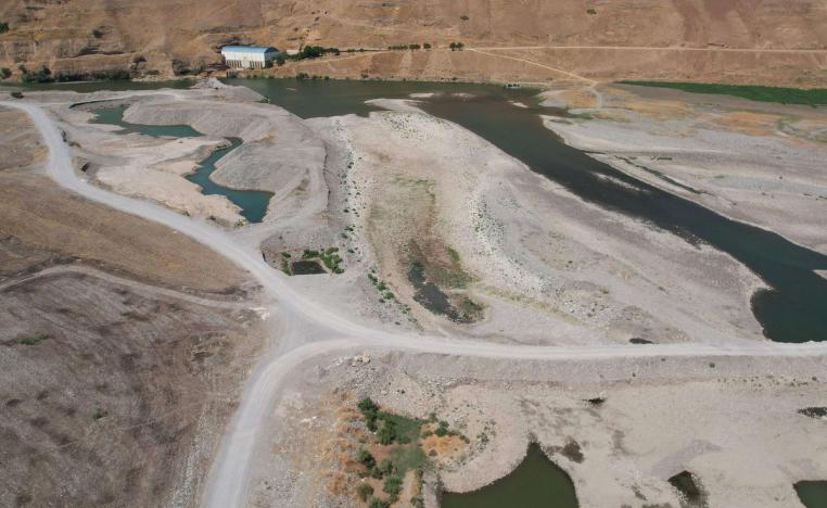 انخفاض منسوب المياه لمستويات عالية