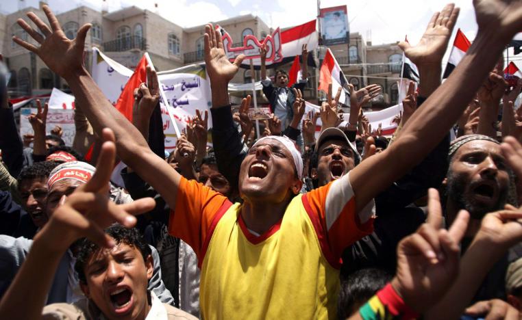 الحوثيون ينظرون إلى الاحتفالات بالثورة على أنها تهدد سلطتهم 