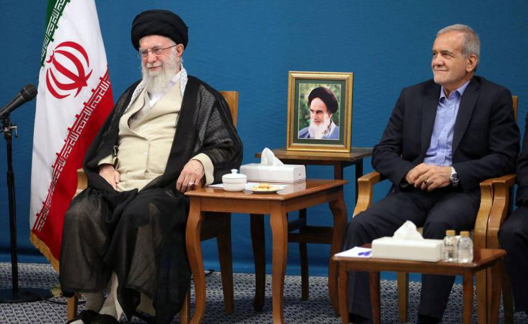 المرشد الأعلى علي خامنئي يستقبل الرئيس الجديد مسعود بزشكيان
