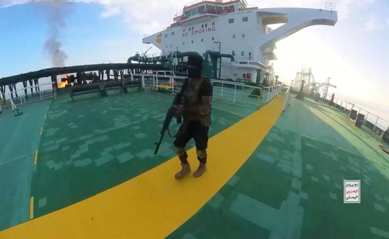 المتمردون في اليمن يشنون حرب عصابات بحرية