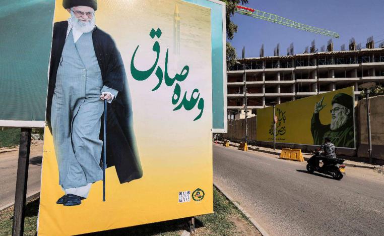 جداريات في بغداد تحتفي بحسن نصرالله وعلي خامنئي