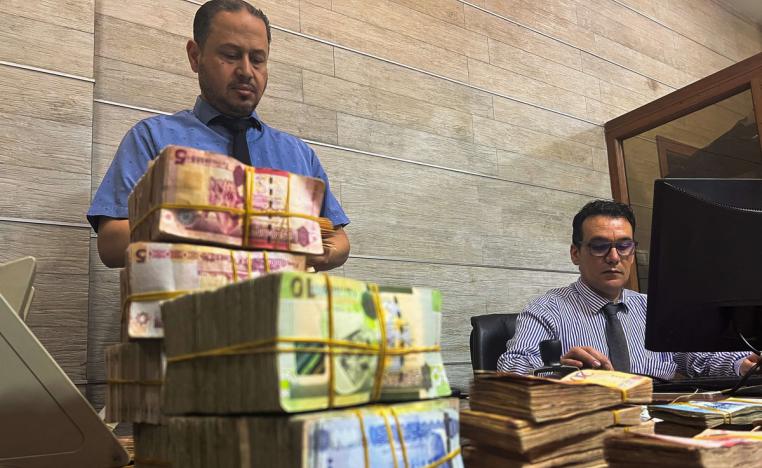 حكومتا الشرق والغرب تتنازعان أحقية المطالبة بالأموال الليبية