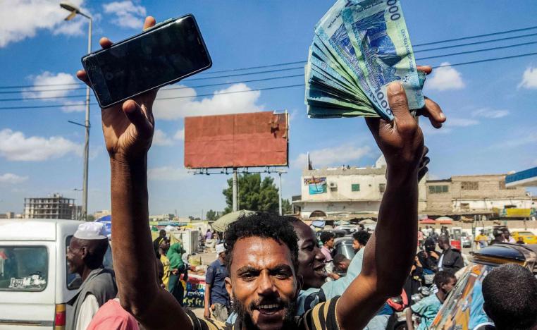 خطوات عبثية من الحكومة السودانية ترهن المستقبل المالي والاقتصادي للبلاد