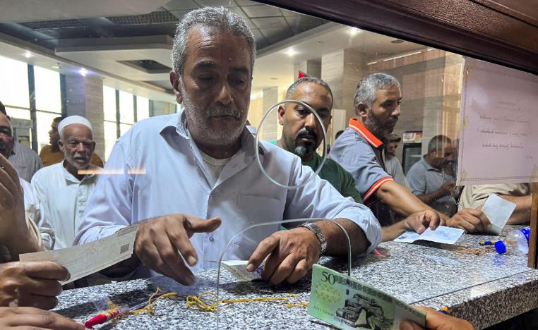 ارتفاع كلفة الرواتب يثقل كاهل خزينة الدولة الليبية 