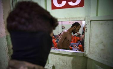 السجون التي تؤوي أسرى داعش في قلب صراع بين قسد والإدارة السورية 