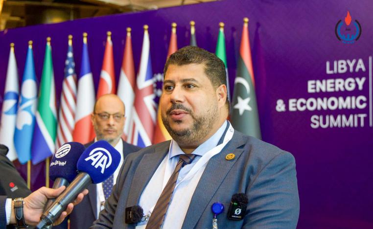 مشكل السيولة يعرقل توفير الوقود في البلاد