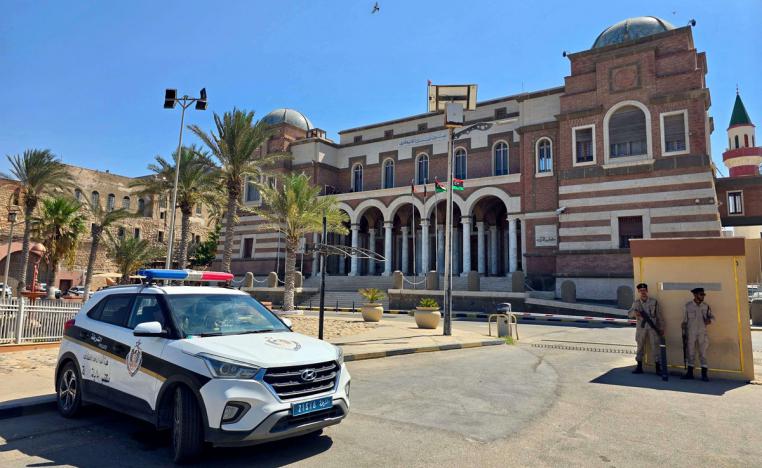 مصرف ليبيا المركزي  يدعو الى منع التجاوزات التي تنهك الاقتصاد 