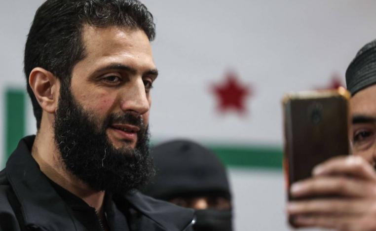 قائد هيئة تحرير الشام في صورة سيلفي