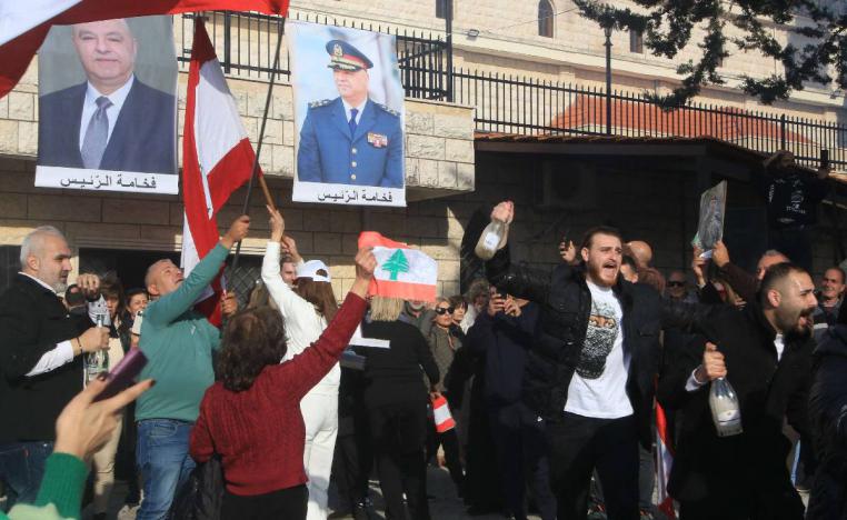 لبنانيون يحتفلون في بلدة الشياح الجنوبية بانتخاب جوزيف عون رئيسا