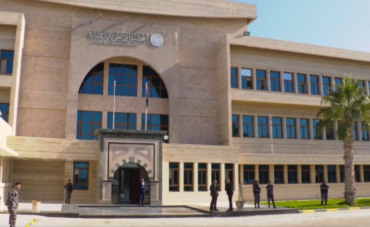 مبادرات عديدة دون نتائج