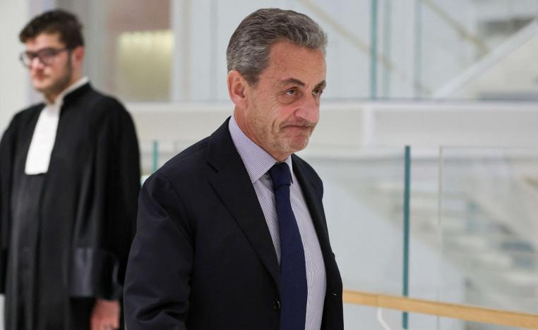 عقوبات تحرم ساركوزي من حقوقه المدنية