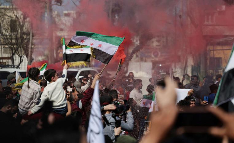 قرار منح راتب اضافي يهدف لدفع السوريين للتمسك بالوضع الجديد