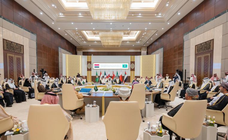 المباحثات تأتي في خضم تراجع النفوذ الايراني وتصاعد الخطر الاسرائيلي