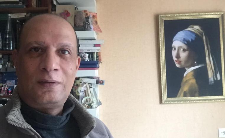 رواية واقعية اجتماعية بامتياز، لا تخلو من اسقاطات سياسية، تغلفها سخرية لاذعة 