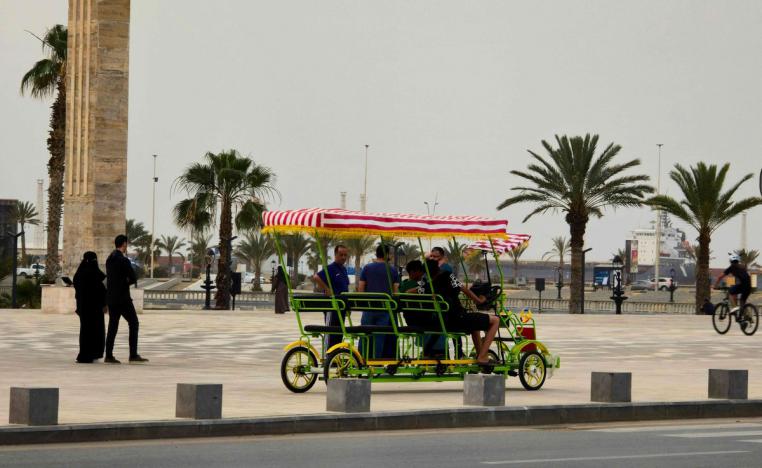 الحياة تعود إلى طبيعتها 