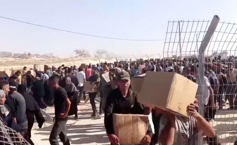 مشهد يعكس تفاقم الأزمة الإنسانية في غزة