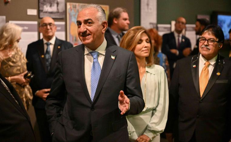 رضا بهلوي المدعوم من اسرائيل يصف النظام الايراني بالضعيف والمنقسم