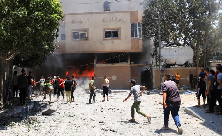 إسرائيل توسع هجومها في غزة مع تعثر جهود وقف إطلاق النار