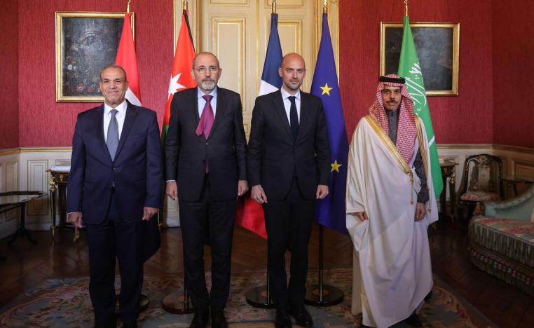 جهود عربية وفرنسية لانهاء العدوان على غزة والدفع بحل الدولتين 