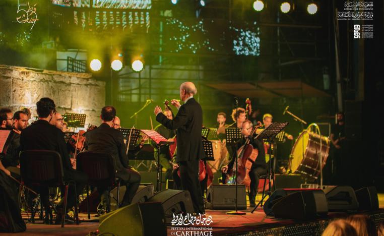 عرض 'من قاع الخابية'