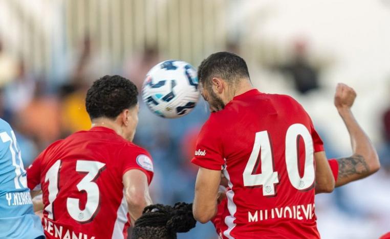 حامل اللقب يتطلع إلى فوزه الأول في الدوري على ملعب منافسه 