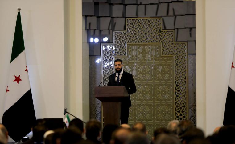 الشرع يروج لصورته كشخص معتدل تخلى عن أفكاره المتطرفة