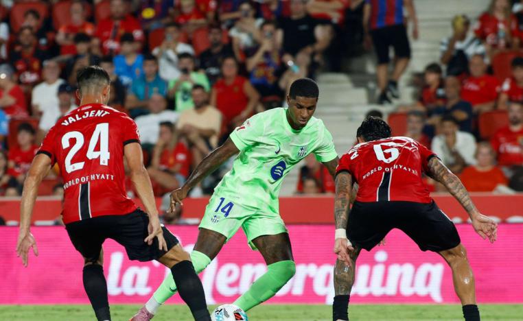 رغم الفوز السهل لبرشلونة، هانزي فليك لم يكن راضيا عن اداء فريقه