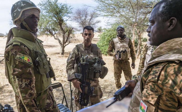 متاعب القوات المالية تتضاعف 